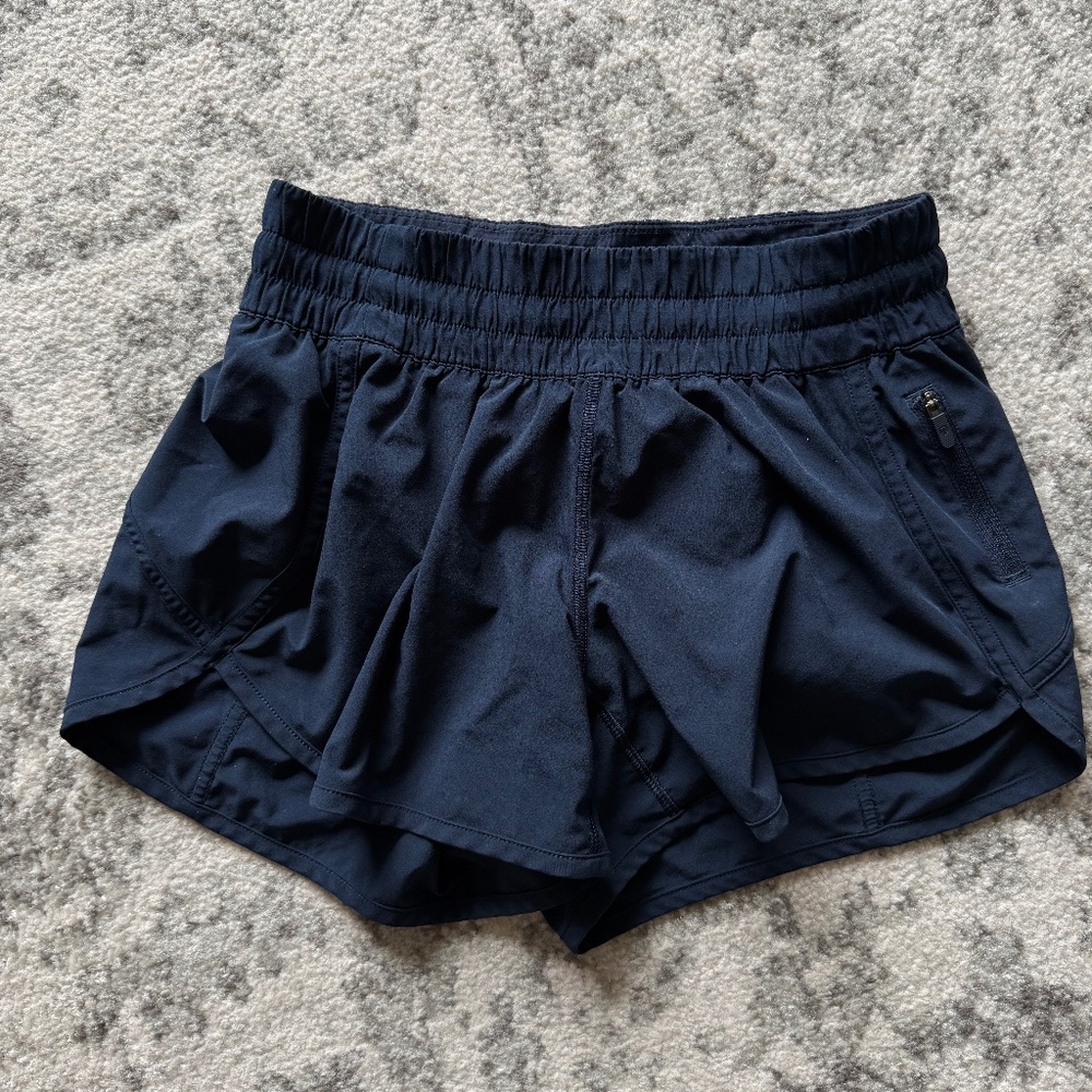 Lululemon tracker low rise lined short 4”